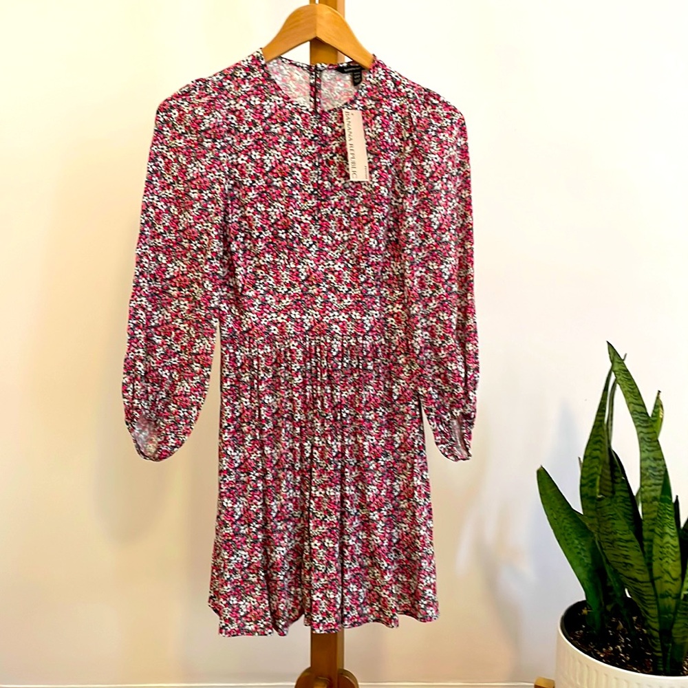 Banana Republic petite dress. Pink flower pattern. NWT.